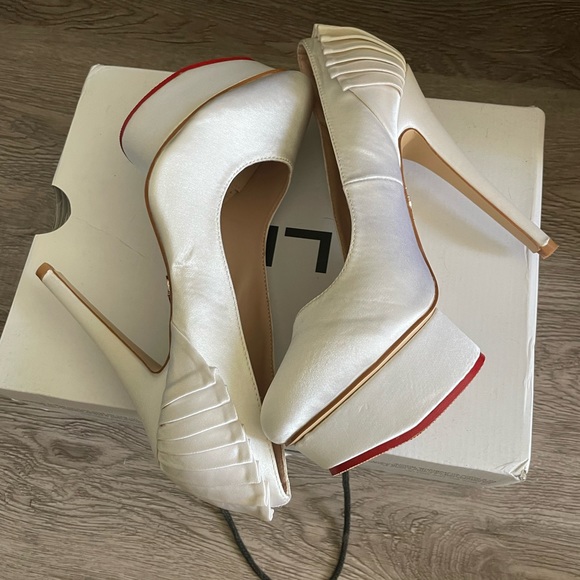 Satin Wedding Platform Heels in White - Picture 4 of 6